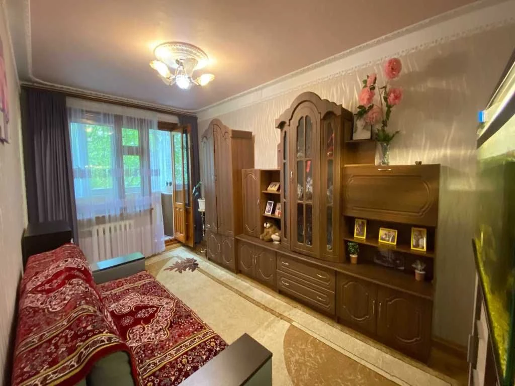 Трехкомнатная квартира на втором этаже с ремонтом 62 кв.м. по КИЛЬЦУ