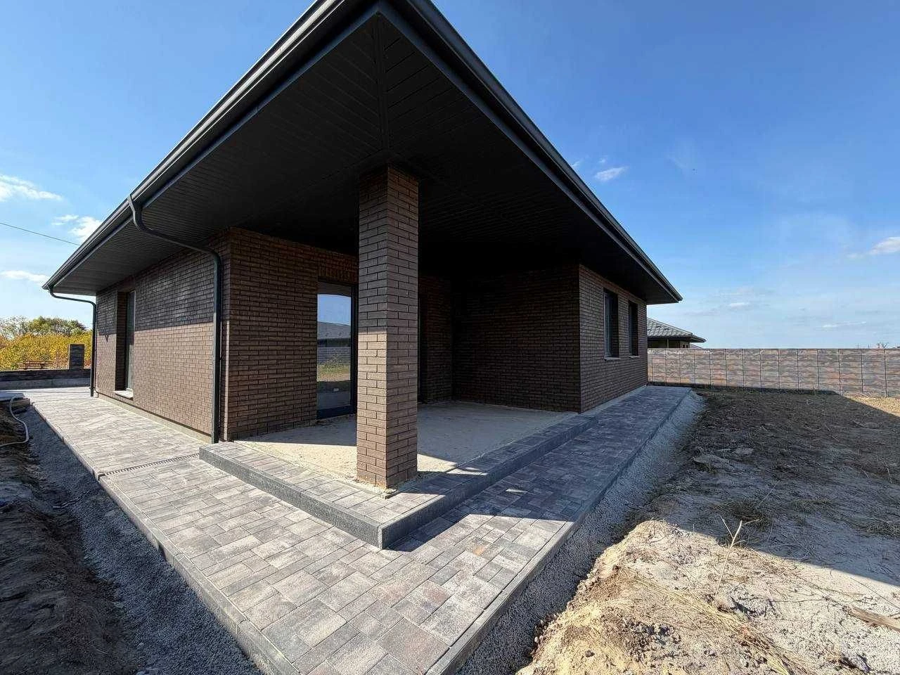 Продам 3-кімнатний будинок на ділянці 7 сот. Паркан по перим