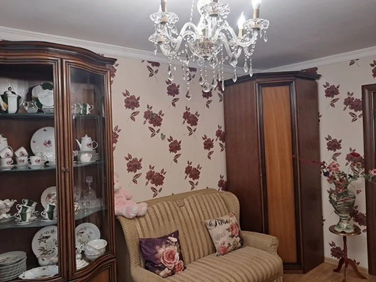 For sale: 2 rooms in P. Pole