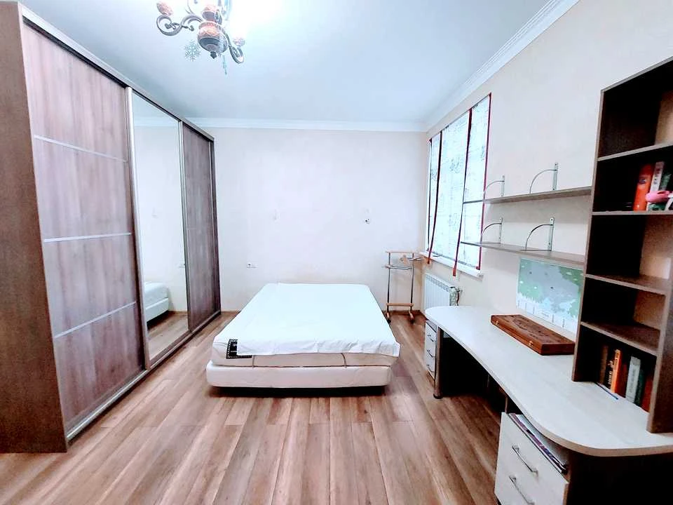 Apartment. Zhylianska Street, Kyiv