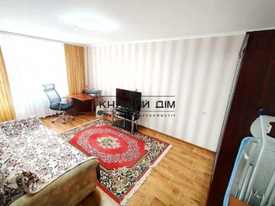 Квартира. Київ, Ялтинська вулиця.