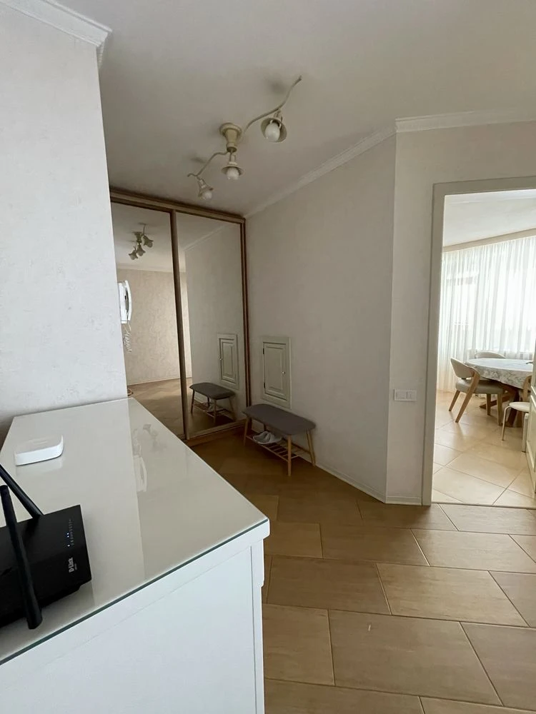 Sale. Street Amosov 4. Three rooms. Good condition. City center