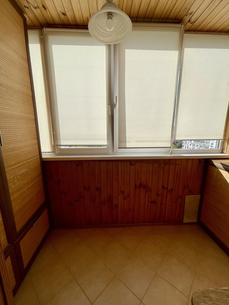 Sale. Street Amosov 4. Three rooms. Good condition. City center