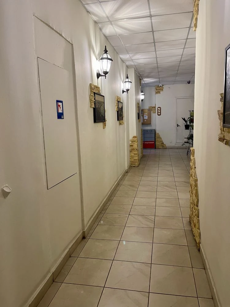 Sale. Street Amosov 4. Three rooms. Good condition. City center