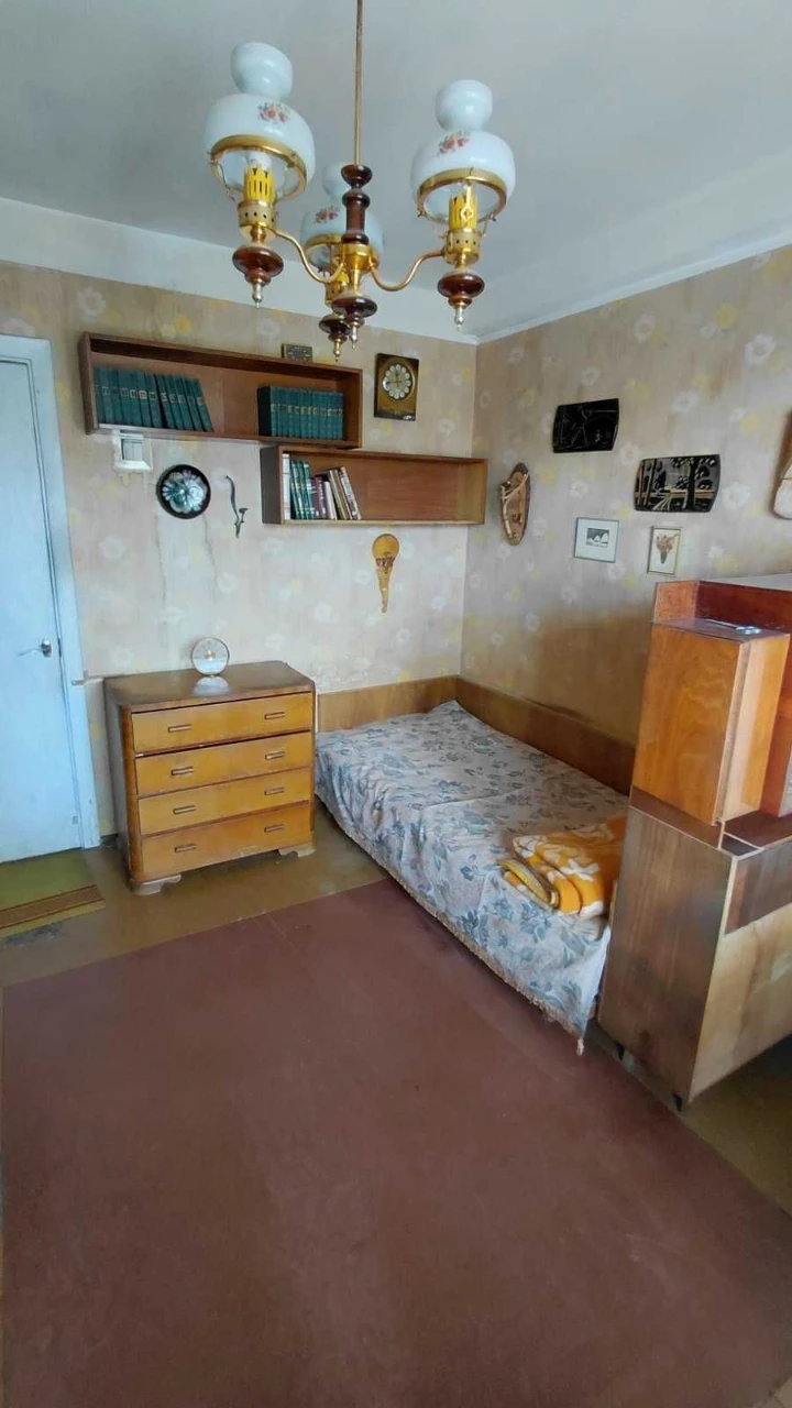 Sale of a 2-bedroom apartment, Darnytska Square, Sobornosti Avenue