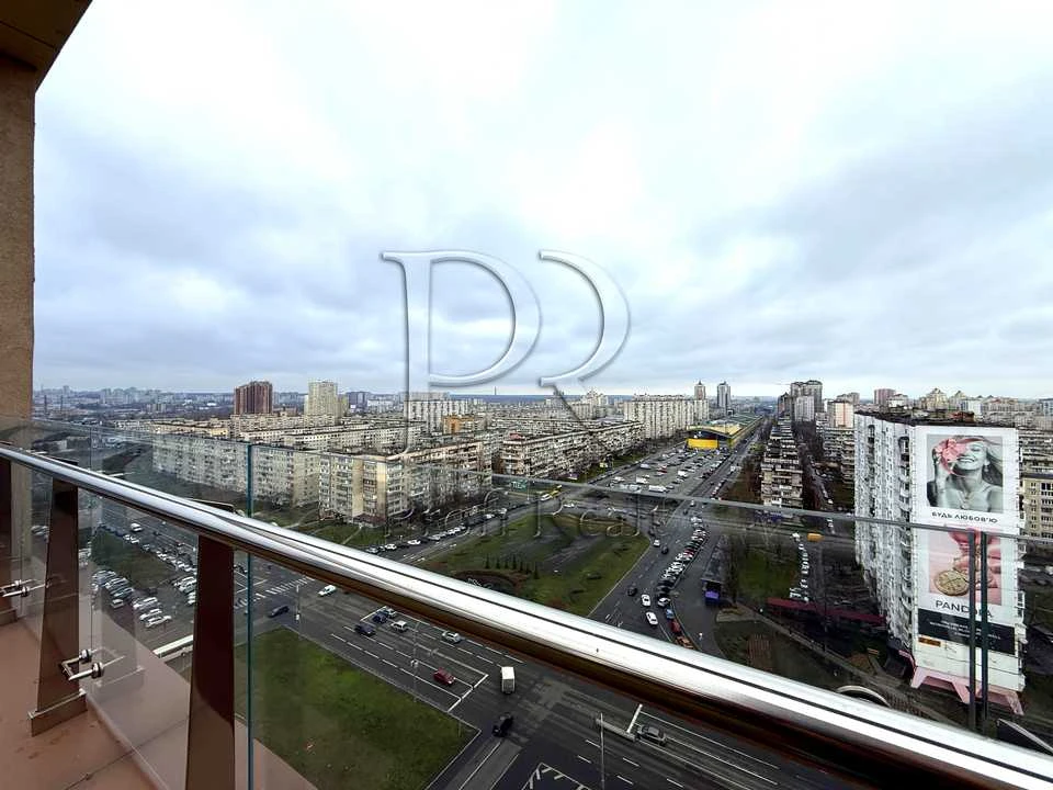 Apartment. Obolon Avenue, Kyiv