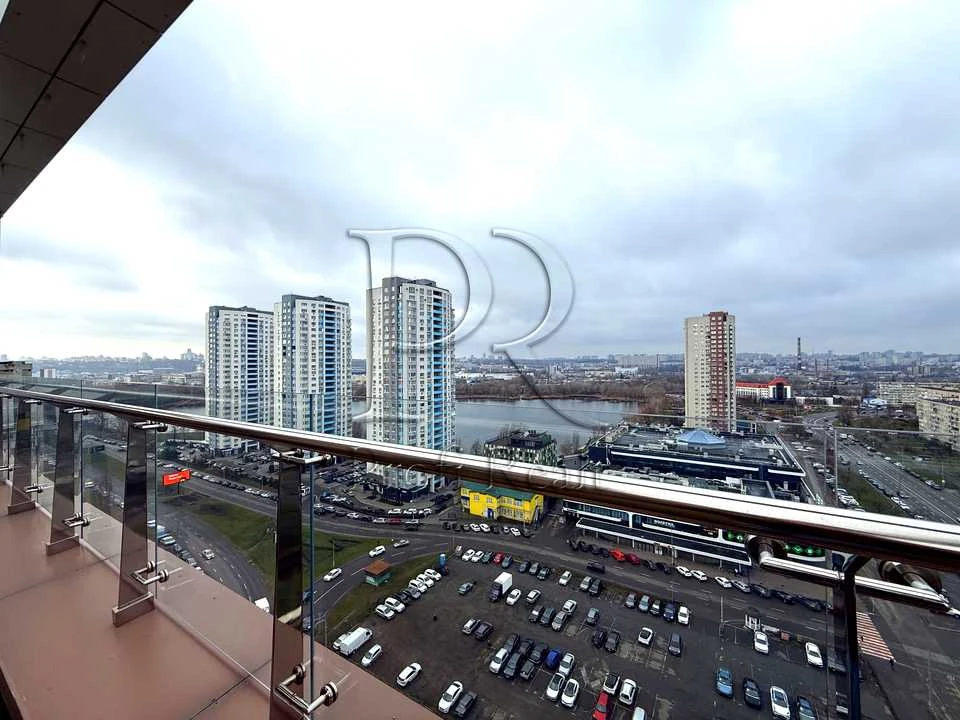 Apartment. Obolon Avenue, Kyiv