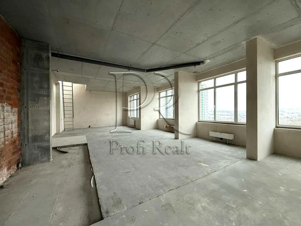 Apartment. Obolon Avenue, Kyiv