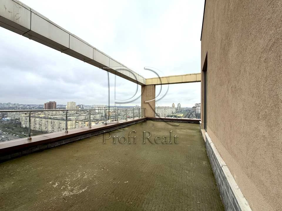 Apartment. Obolon Avenue, Kyiv