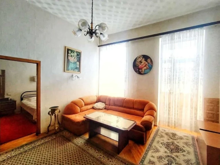 No % Sale of 2k Princes of Ostroh Arsenalna Center.