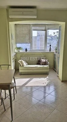 For sale cozy euro 2-room apartment Poznyaki Kharkivska 45 m Va