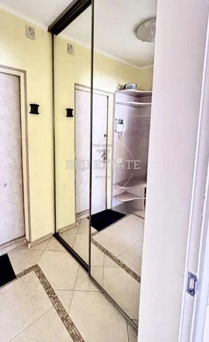 For sale cozy euro 2-room apartment Poznyaki Kharkivska 45 m Va