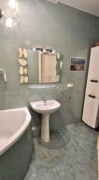 For sale cozy euro 2-room apartment Poznyaki Kharkivska 45 m Va
