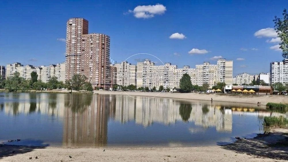 For sale cozy euro 2-room apartment Poznyaki Kharkivska 45 m Va