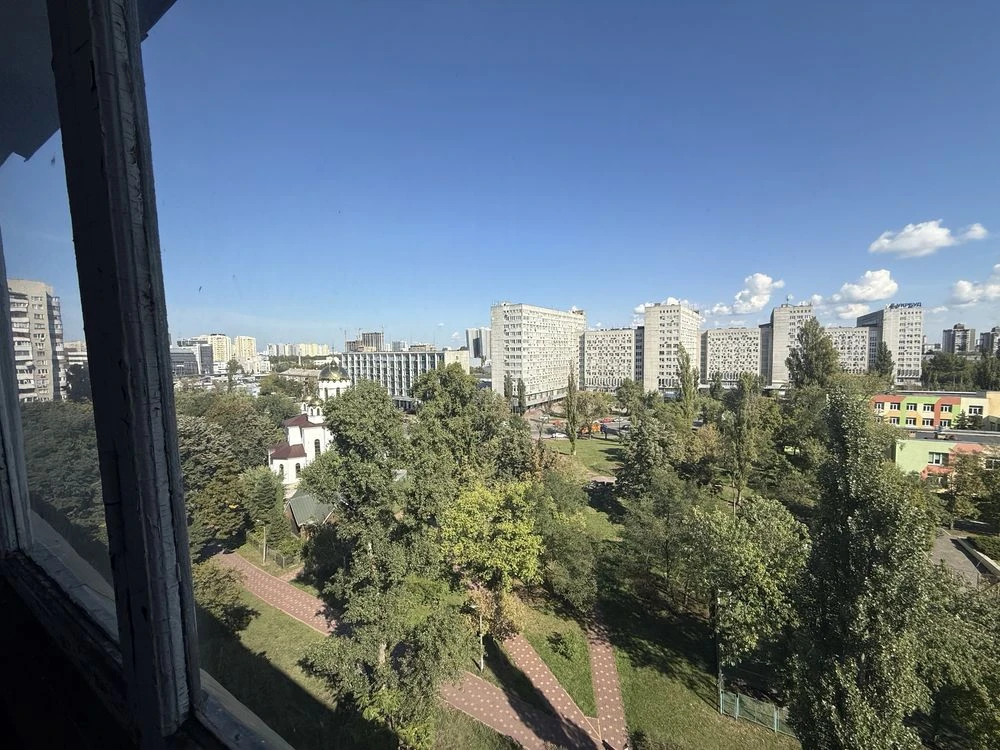 продаж квартири 1кім 31м 9пов. Сверстюка 8а метро Лівобережн