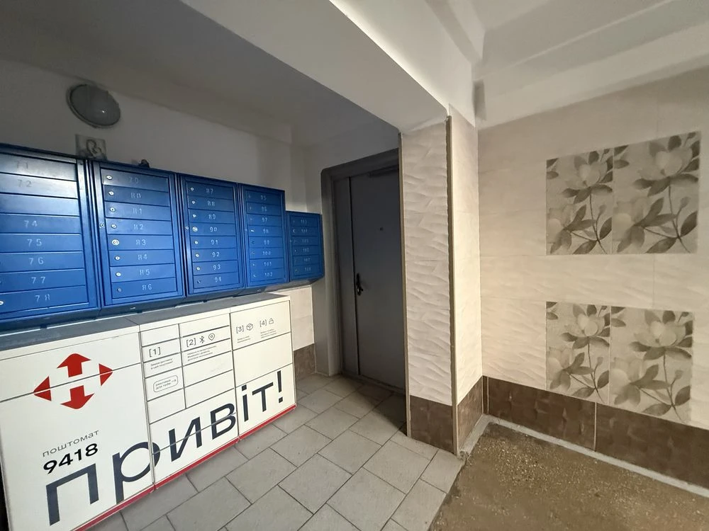 продаж квартири 1кім 31м 9пов. Сверстюка 8а метро Лівобережн