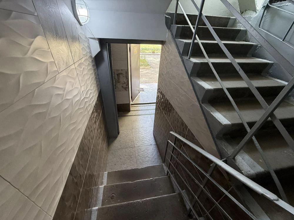 продаж квартири 1кім 31м 9пов. Сверстюка 8а метро Лівобережн