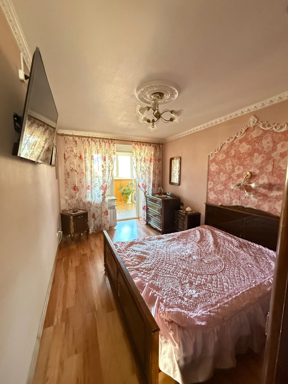 Продам 3-кімнатну квартиру на Сонячному