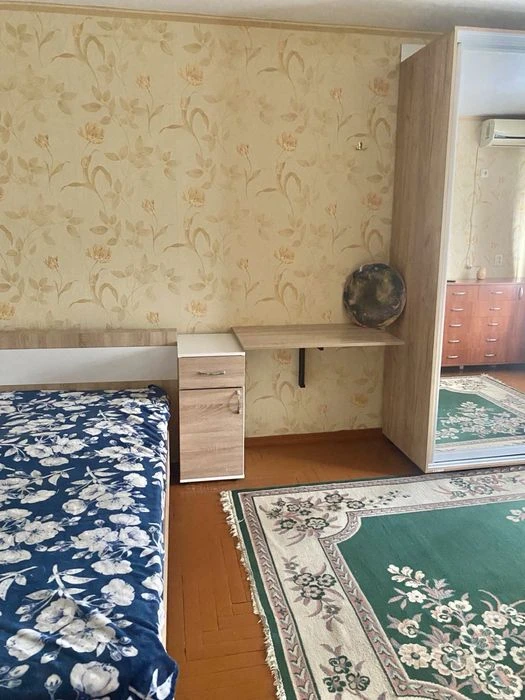 For sale 1-room apartment 3/5 on Vyacheslav Zaitseva Street