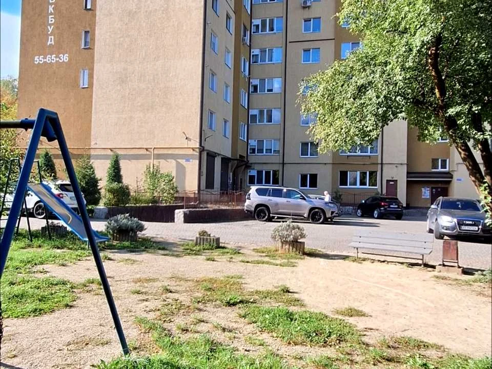 Apartment. Ivano-Frankivsk, Chornovola st.