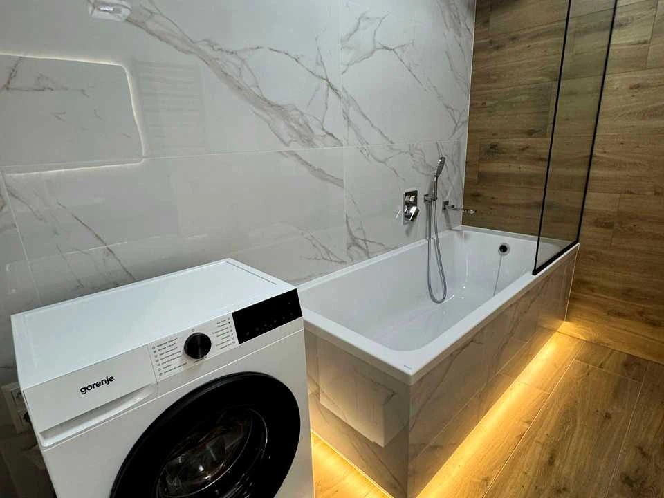 Apartment. Ivano-Frankivsk, Belvederska st.