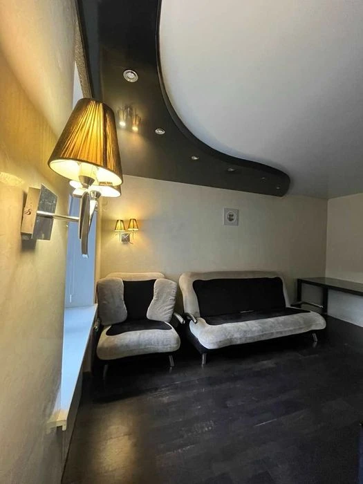 Apartment for sale, 3 bedrooms + studio, kitchen, 80 2 Topol Kirpychnyi d