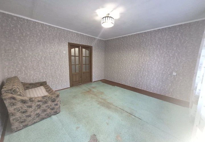 For sale 3-room apartment 66 sq m. CITY CENTER Central Avenue.