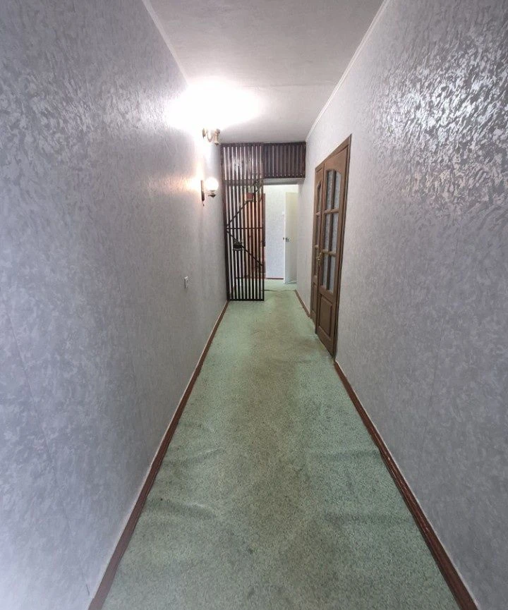 For sale 3-room apartment 66 sq m. CITY CENTER Central Avenue.