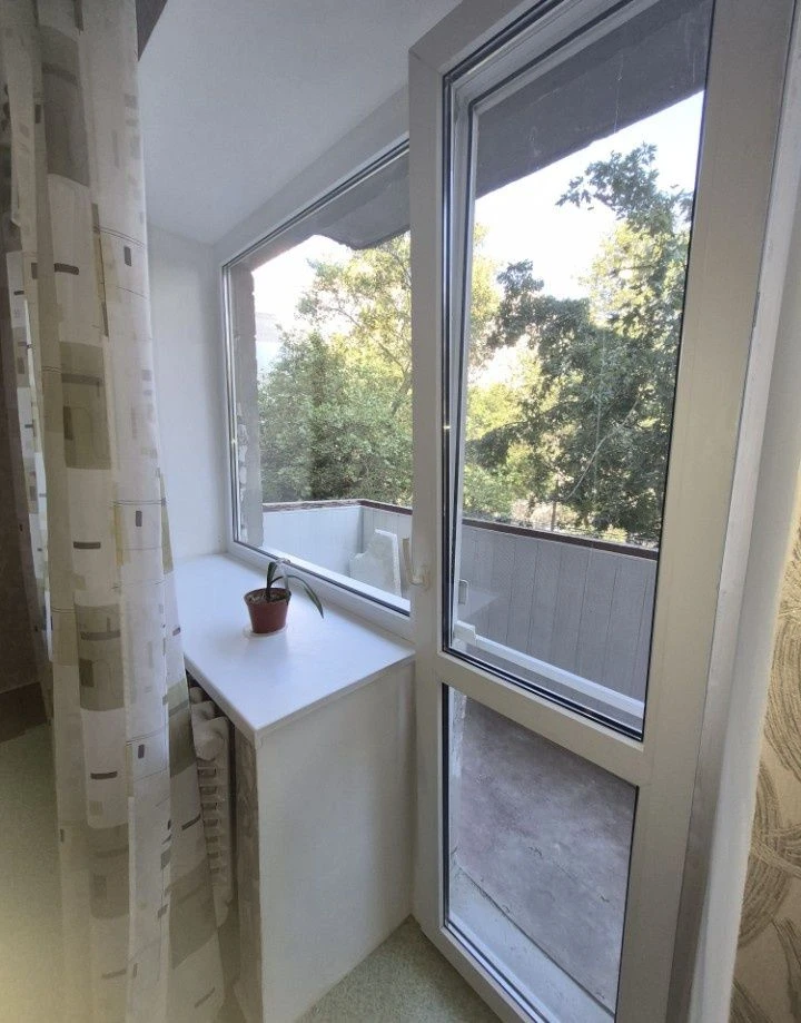 For sale 3-room apartment 66 sq m. CITY CENTER Central Avenue.