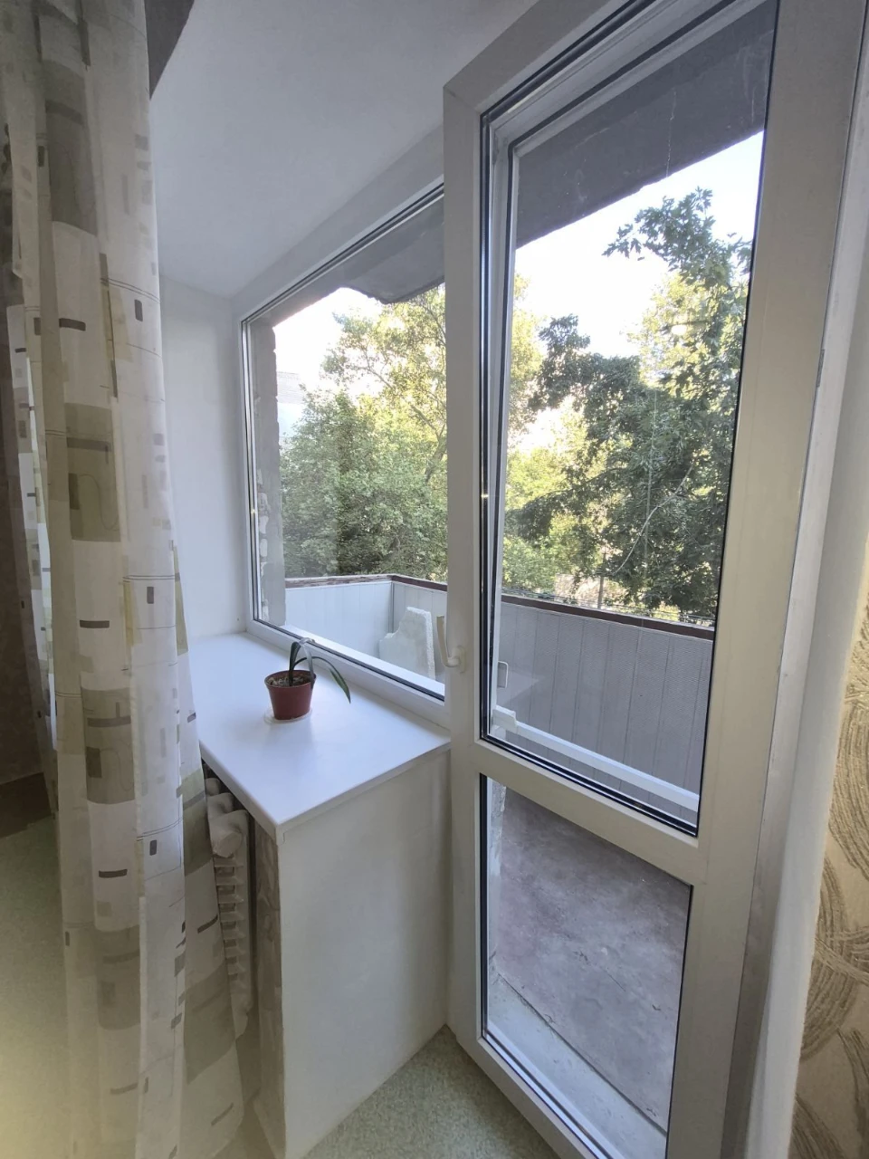 For sale 3-room apartment 66 sq m. CITY CENTER Central Avenue.