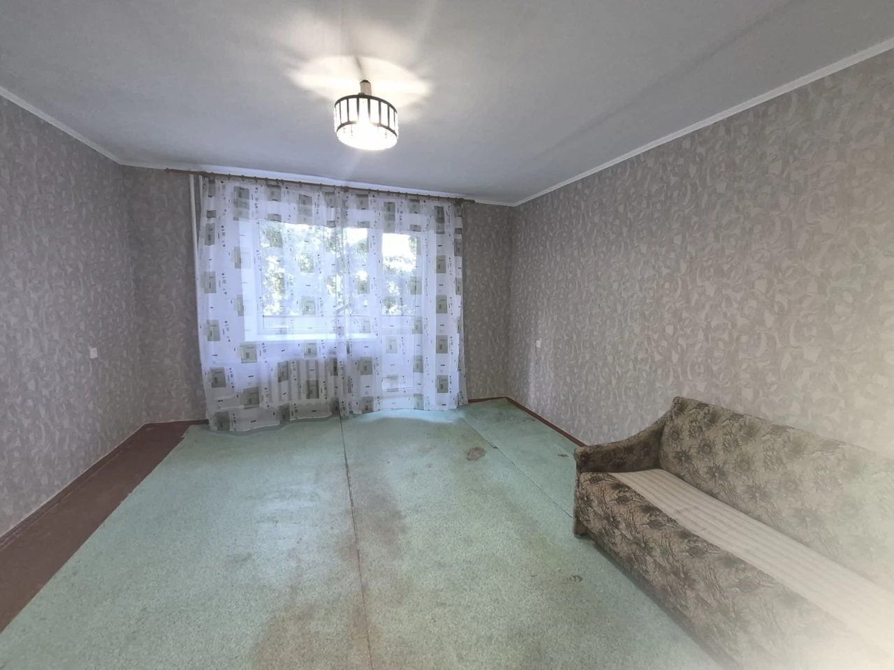 For sale 3-room apartment 66 sq m. CITY CENTER Central Avenue.