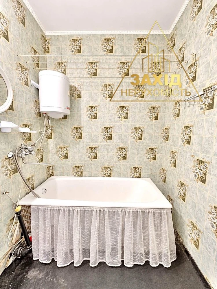 Two-bedroom apartment 49.3 m² on the 3rd floor, Krovchuka Street