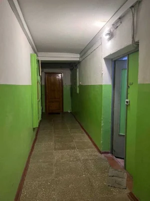 Apartment for sale, 3 bedrooms + studio, kitchen, 80 2 Topol Kirpychnyi d