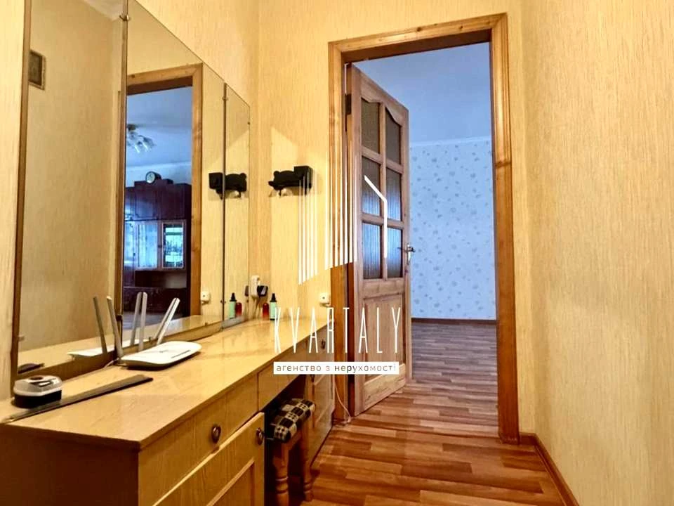 Квартира. Київ, Автозаводська вулиця