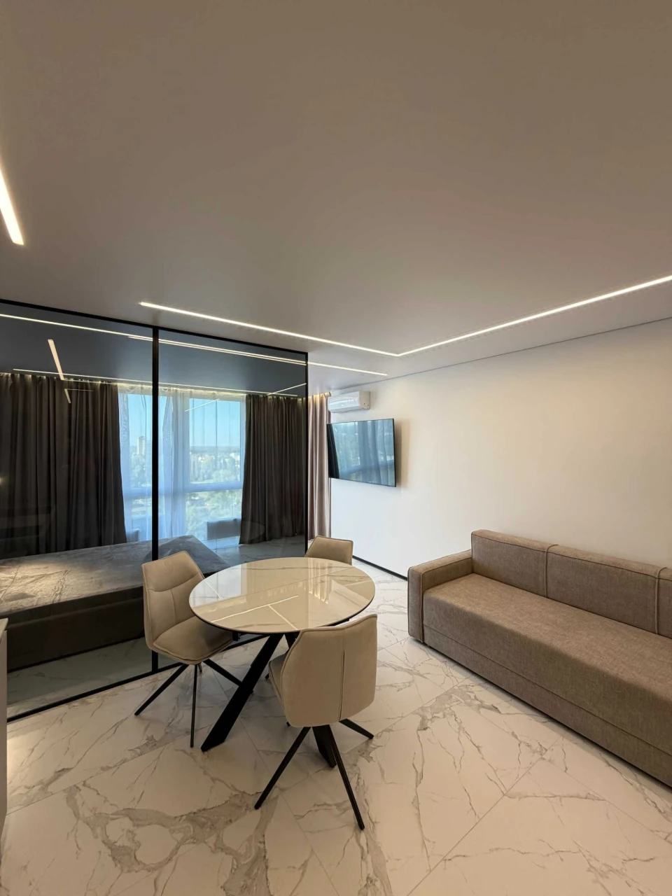 Apartment for sale in a new building near Akademystytse metro station