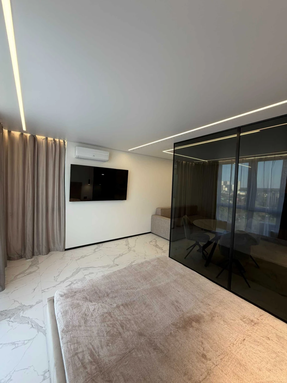 Apartment for sale in a new building near Akademystytse metro station