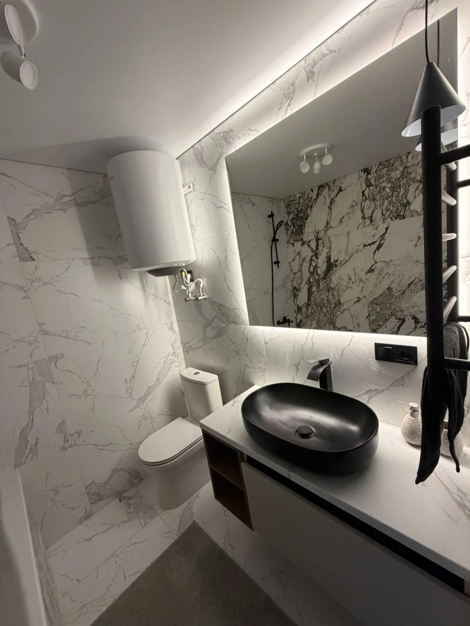 Apartment for sale in a new building near Akademystytse metro station