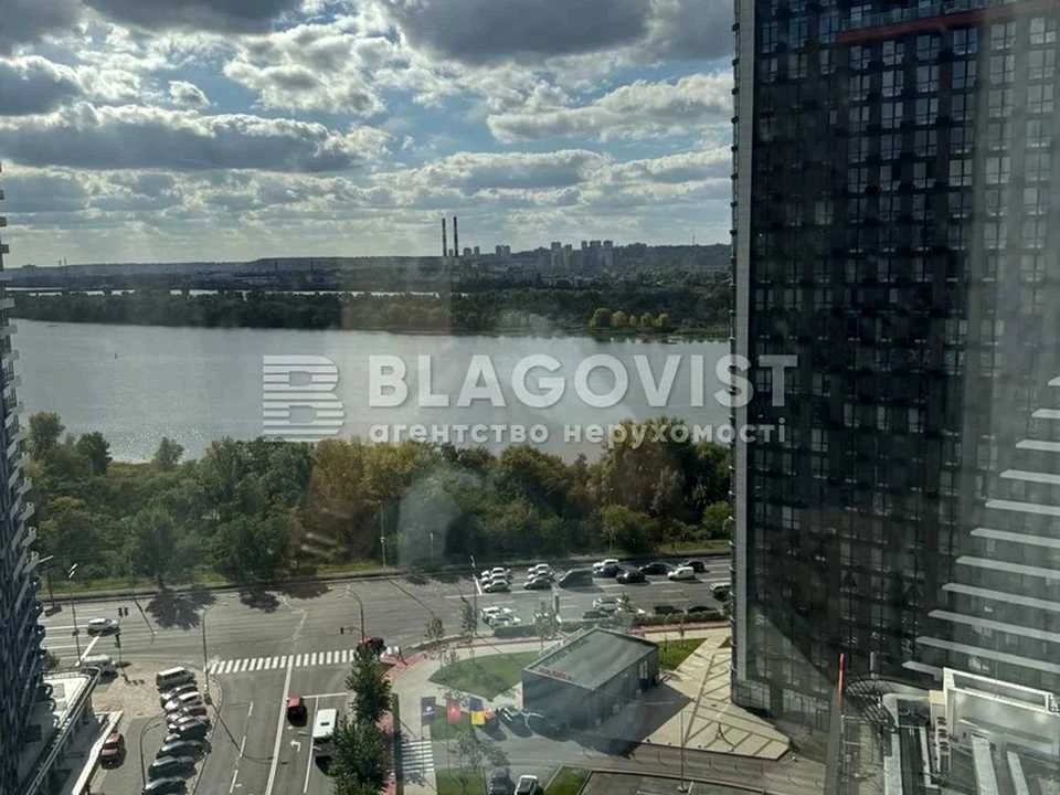 Квартира. Киев, Причальная улица