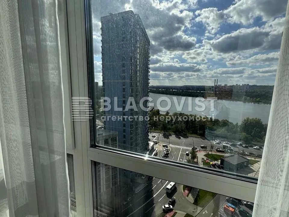Квартира. Киев, Причальная улица