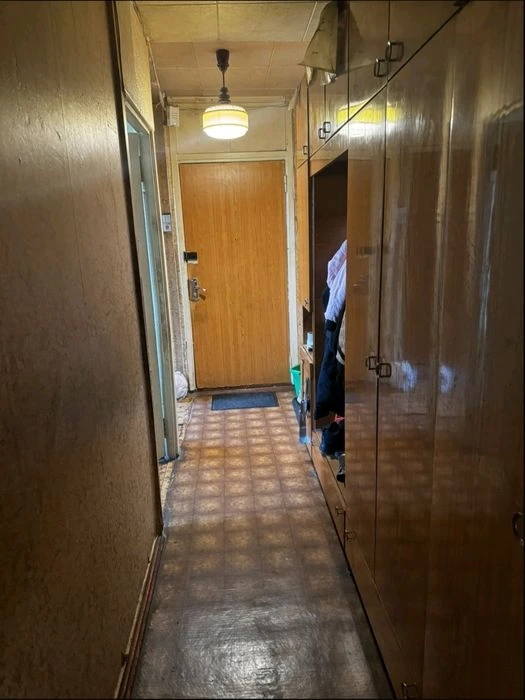 Selling a real 3 sq. m apartment in a high-rise building near Sport metro station.