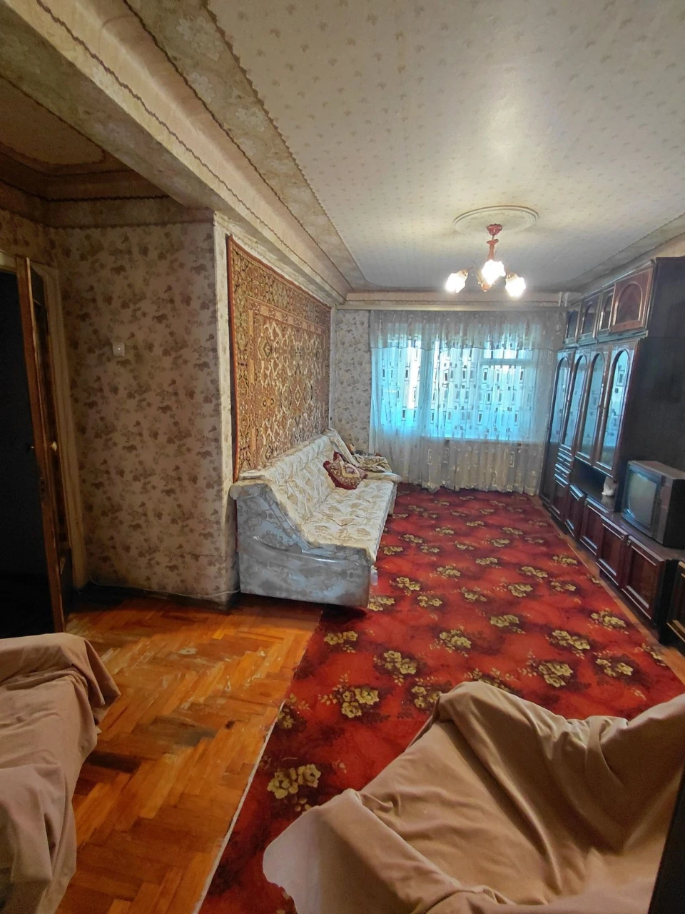 Продается 3-комнатная квартира в Хортицком районе.