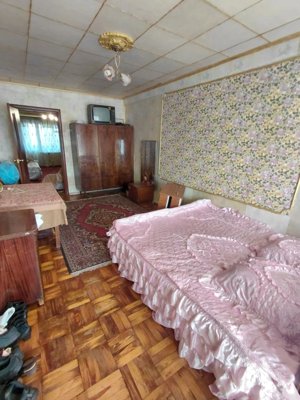 Продается 3-комнатная квартира в Хортицком районе.