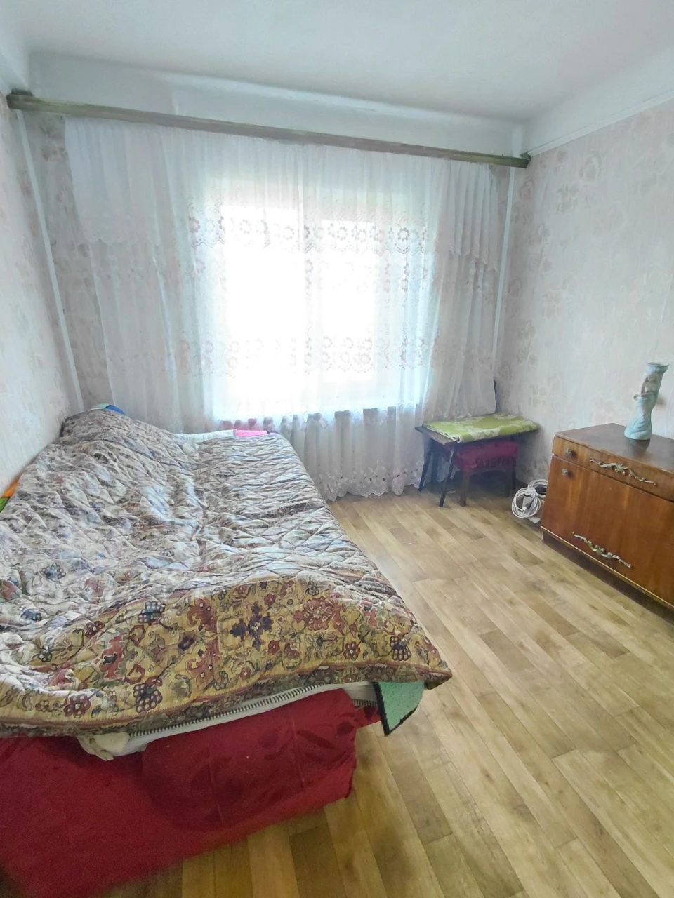 Продается 3-комнатная квартира в Хортицком районе.