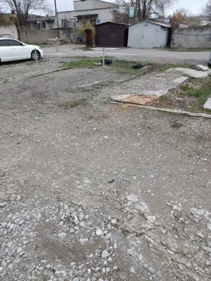 Продам 2 місця під металеві гаражі в Хортицькому районі.