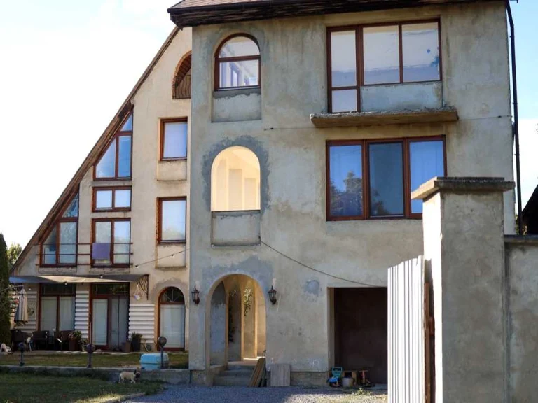 House. Uzhgorod, Cheresneva st.
