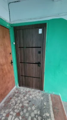 Продається двокімнатна квартира на Виставці