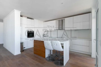 Продаж 4-кімнатна 140 м² з видом на Дніпро | ЖК Корона | Осо