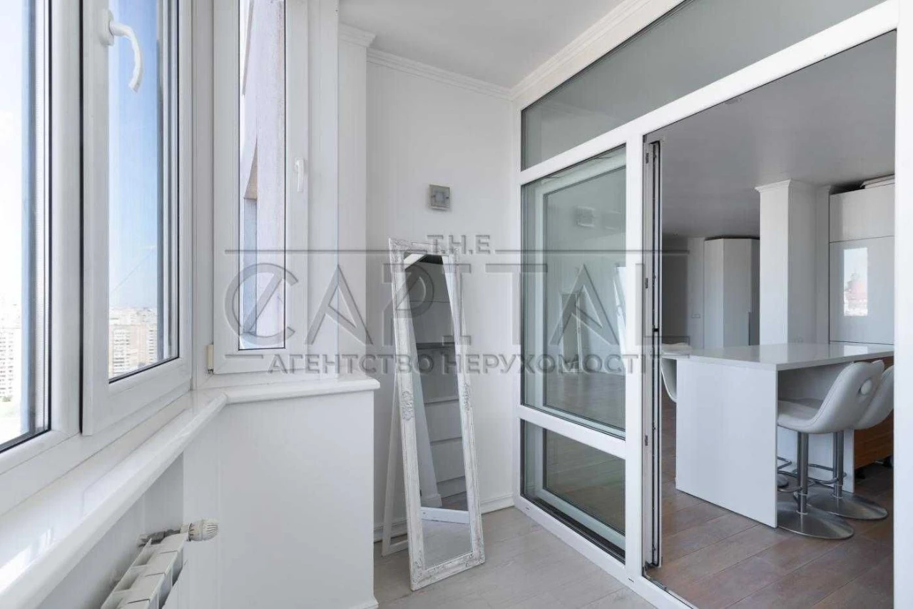 Продаж 4-кімнатна 140 м² з видом на Дніпро | ЖК Корона | Осо