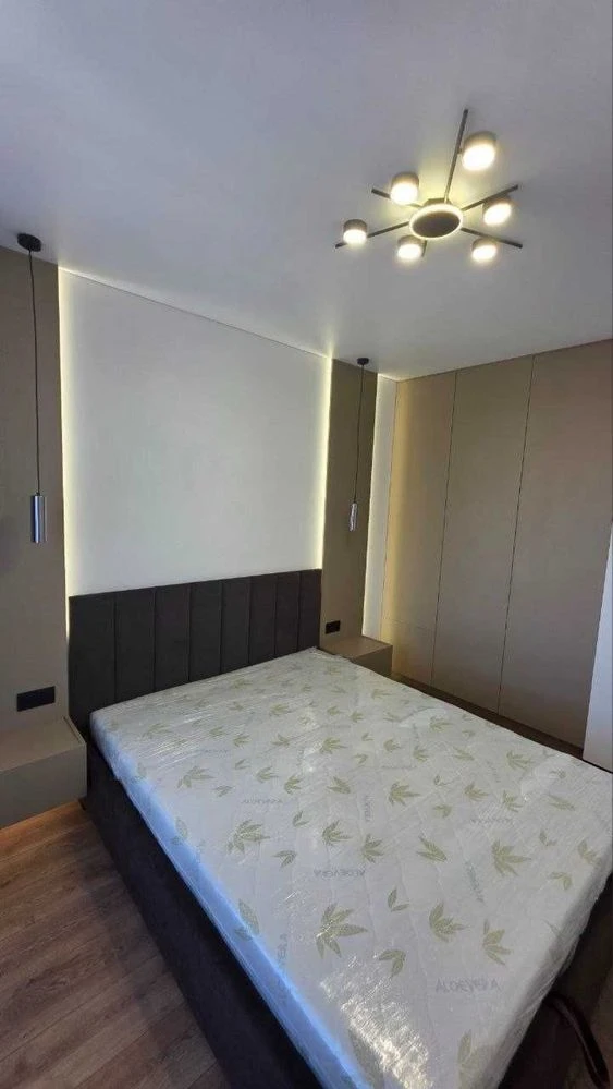 Sale of a 2-room apartment with renovation in residential complex "Happy 2" (new building, Podst)