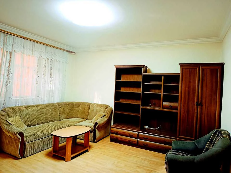Apartment. Dnipro, Lesi Ukrainky Prospect